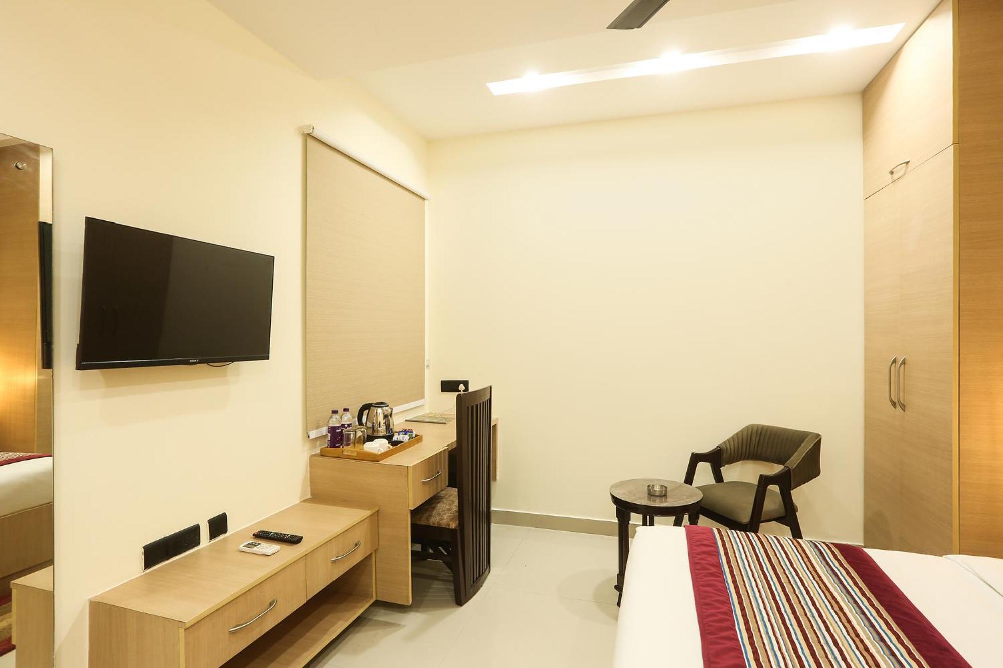 Hotel Green Lotus Luxe 古尔冈 外观 照片